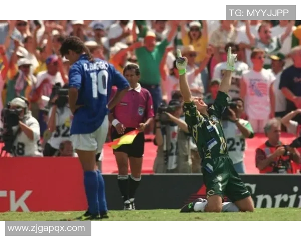 世界杯足球风云球星荣耀与传奇事迹的精彩回顾